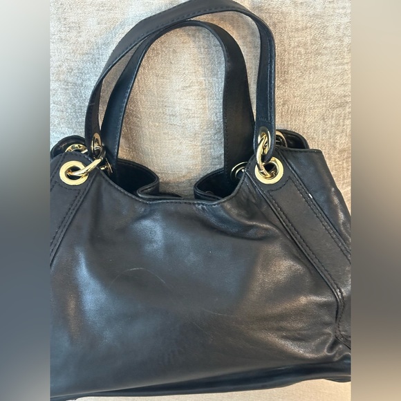 Black leather Michael Kors hobo handbag - Picture 3 of 5